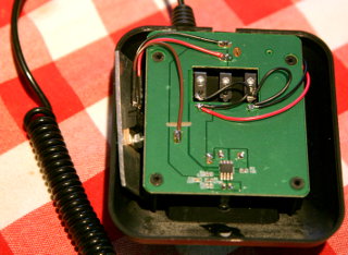 http://uuki.kapsi.fi/pix/uv5r/charger_mods.jpg