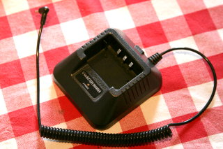 http://uuki.kapsi.fi/pix/uv5r/charger_finished.jpg