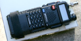 http://uuki.kapsi.fi/pix/uv5r/radio_attached.jpg
