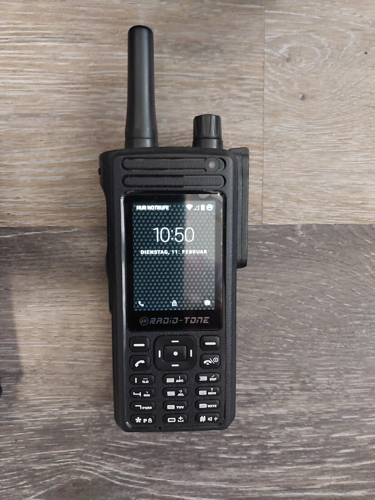 Radio Tone RT4 4G LTE Android 6 WiFi Push-To-Talk Zello Echolink Teamspeak Smart - Bild 1 von 11
